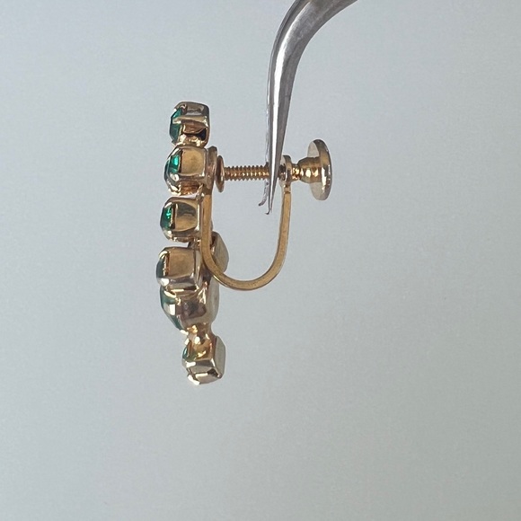Screw style back vintage earrings - Picture 2 of 3